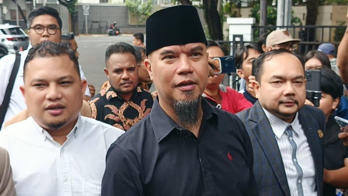 Ahmad Dhani dan Mulan Jamela lapor KPAI terkait kasus bully putrinya SF